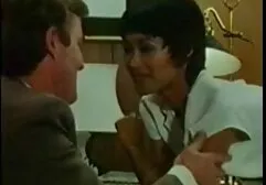 Taylor thích chơi game trong sự cô lập tuyệt vời sec ong ba gia