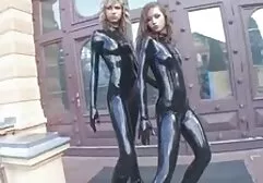 Nóng cô bé có vui vẻ bú phim sec may bay gia dương vật