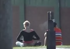 Tóc vàng bảo anh ấy hôn cô ấy sec voi ba gia đít