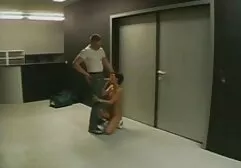 Màu hồng sec du ba gia máy rung trong những L. của một béo bitch