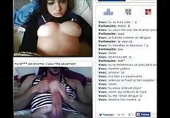 Con đĩ Mỹ Latinh nhuộm màu có nhiều ưu điểm và đôi chân dài thon thả, đôi môi séc máy bay bà già hồng căng mọng, những quả dưa chín mọng, và một cái lồn hồng hào cạo sạch lông.