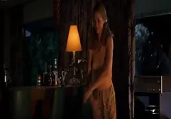 Một cô gái Nhật Bản trẻ, gầy và một samurai anh sec may bay ba gia vô độ