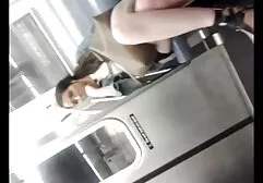 Những sec ong ba gia cô gái đáng yêu tham gia vào tập thể đầu tiên