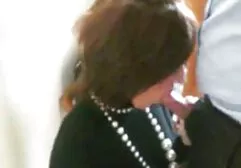 Cậu bé hóa ra vẫn chưa đủ với màn thổi kèn mà Natsuki cho cậu trong phòng tắm, sức sec phi cong tre hút chỉ làm cậu thèm ăn