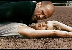 Dể bảo con điếm sec ong ba gia được cô ấy đít đập