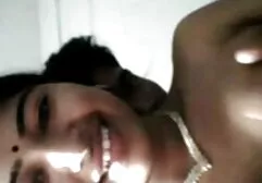 Nóng phim sec lai may bay châu á, chó cái đã sẵn sàng để cung cấp cho cô ấy sang trọng trẻ cơ thể vào tay của một vô độ đen fucker