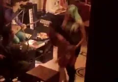 Vợ yêu đến thủ dâm phim secba gia khi chồng chị khác ở phía trước của cô ấy