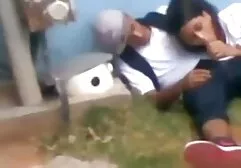 Người đứng đầu phim sec ba gia my của khu fucked các tù nhân blondie trong hậu môn