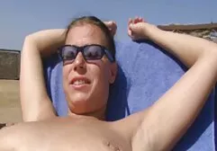 Trẻ châu á, với ba gia sec hai kẻ