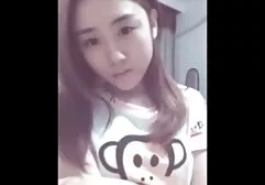 Sinh phim sec may ba gia viên gầy đứng khỏa thân gần cái lồng