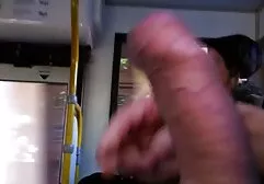 Một phụ nữ trẻ châu Á được trao cho một người đàn ông bằng miệng và âm đạo. Anh địt cô dài và chặt chẽ, liếm âm phin sec ba gia hộ cô và cums trên bộ ngực nhỏ của cô.