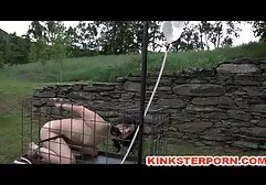 Angelina hút vòi nước trong một sec ong ba gia thân mật thiết lập