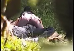 Trẻ đồng tính xem sec may bay ba gia nữ say mê vuốt ve