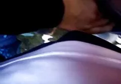 Một trưởng thành, sừng chó cái vuốt ve cô fim sec ba gia ấy vết sưng và đường nứt, và sau đó một tinh ranh lớn tham gia cô ấy